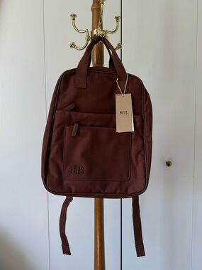 🤎 NWT Beis Expandable backpack in MAPLE
